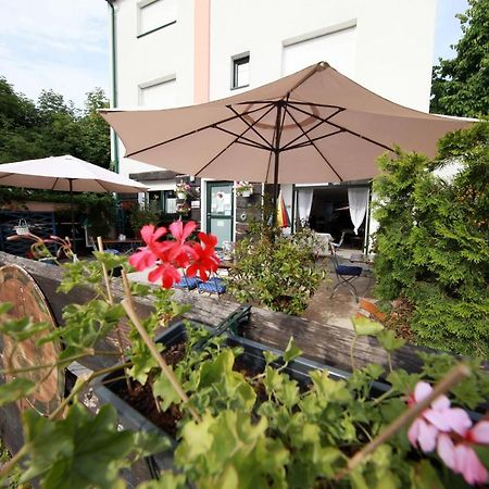 Landhaus Klambauer Ferienapartments Thermennaehe St Martins Therme Frauenkirchen Bagian luar foto