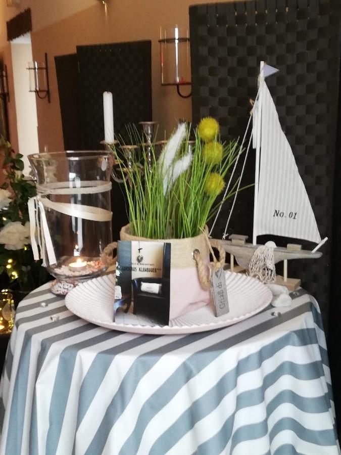 Landhaus Klambauer Ferienapartments Thermennaehe St Martins Therme Frauenkirchen Bagian luar foto
