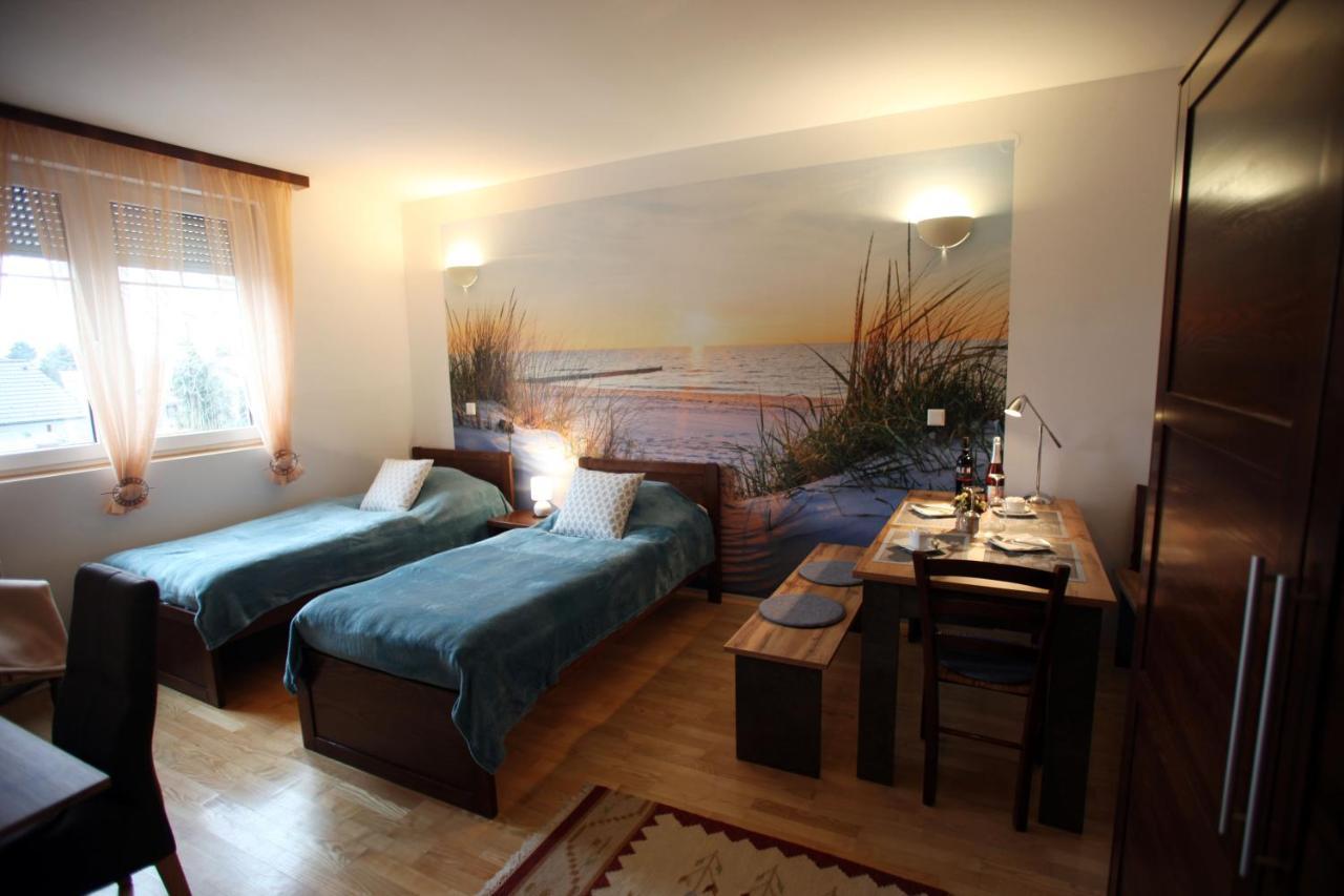 Landhaus Klambauer Ferienapartments Thermennaehe St Martins Therme Frauenkirchen Bagian luar foto