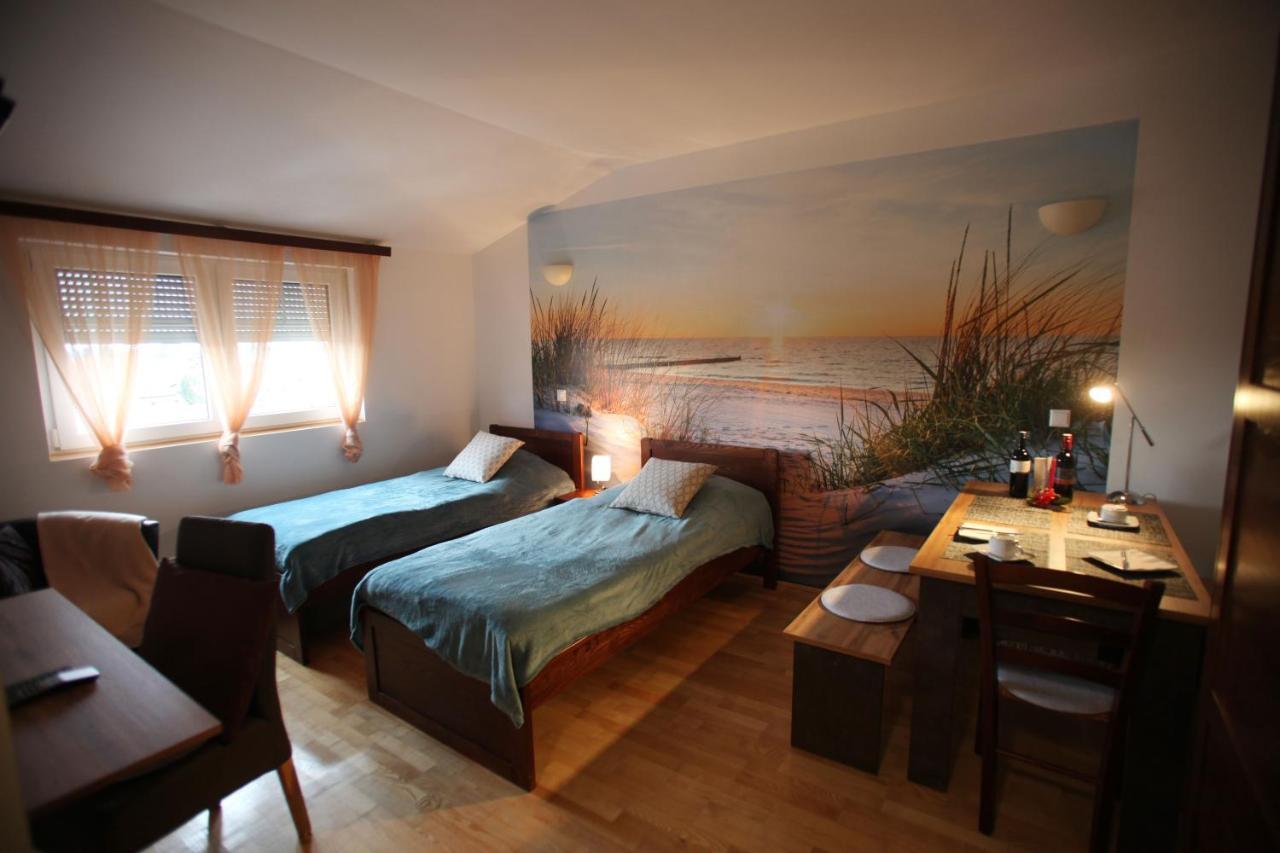 Landhaus Klambauer Ferienapartments Thermennaehe St Martins Therme Frauenkirchen Bagian luar foto