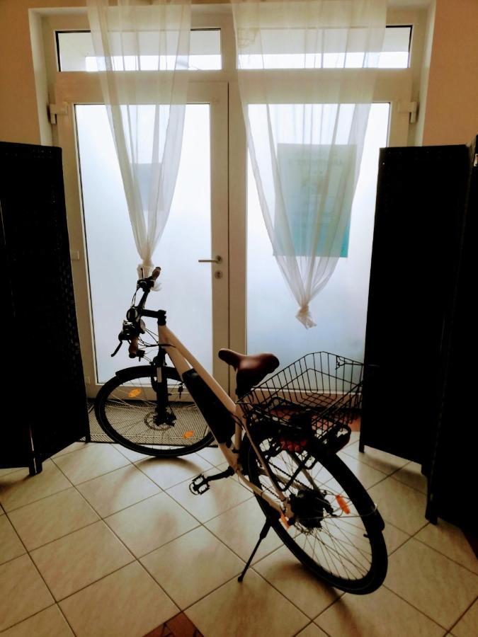 Landhaus Klambauer Ferienapartments Thermennaehe St Martins Therme Frauenkirchen Bagian luar foto